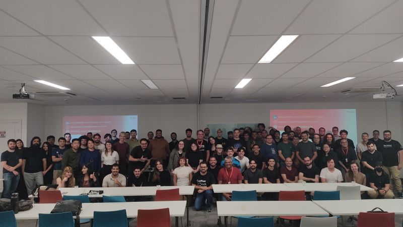 Audience watching the Node.js and AI talk at RecrutaTalks